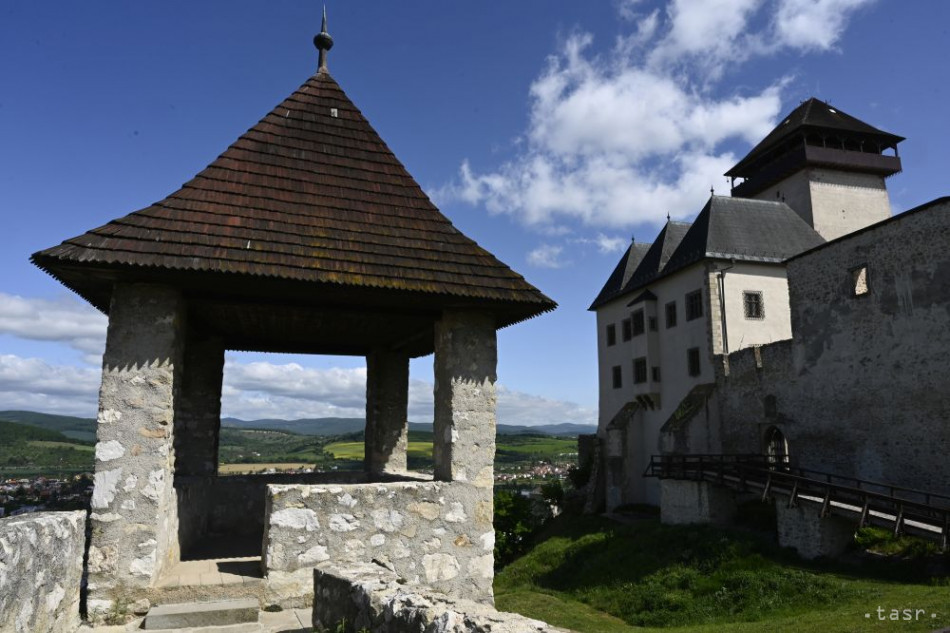 Výstava v areáli Trenčianskeho hradu potrvá do 26. mája a je prístupná v rámci všetkých hradných okruhov za bežné vstupné.